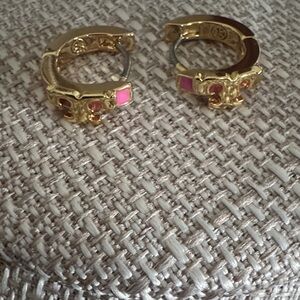 NWOT Tory Burch Serif T Gold and Pink Enamel Logo Earrings